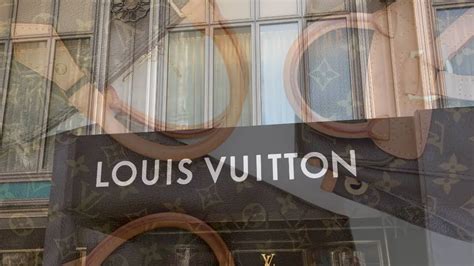 does nordstrom carry louis vuitton|what retailers sell louis vuitton.